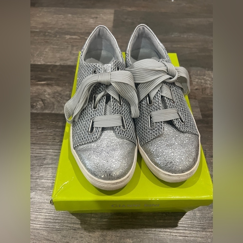 FINAL PRICE DROP Gianni Bini Harlita Silver Leather Metallic Glitter Sneakers